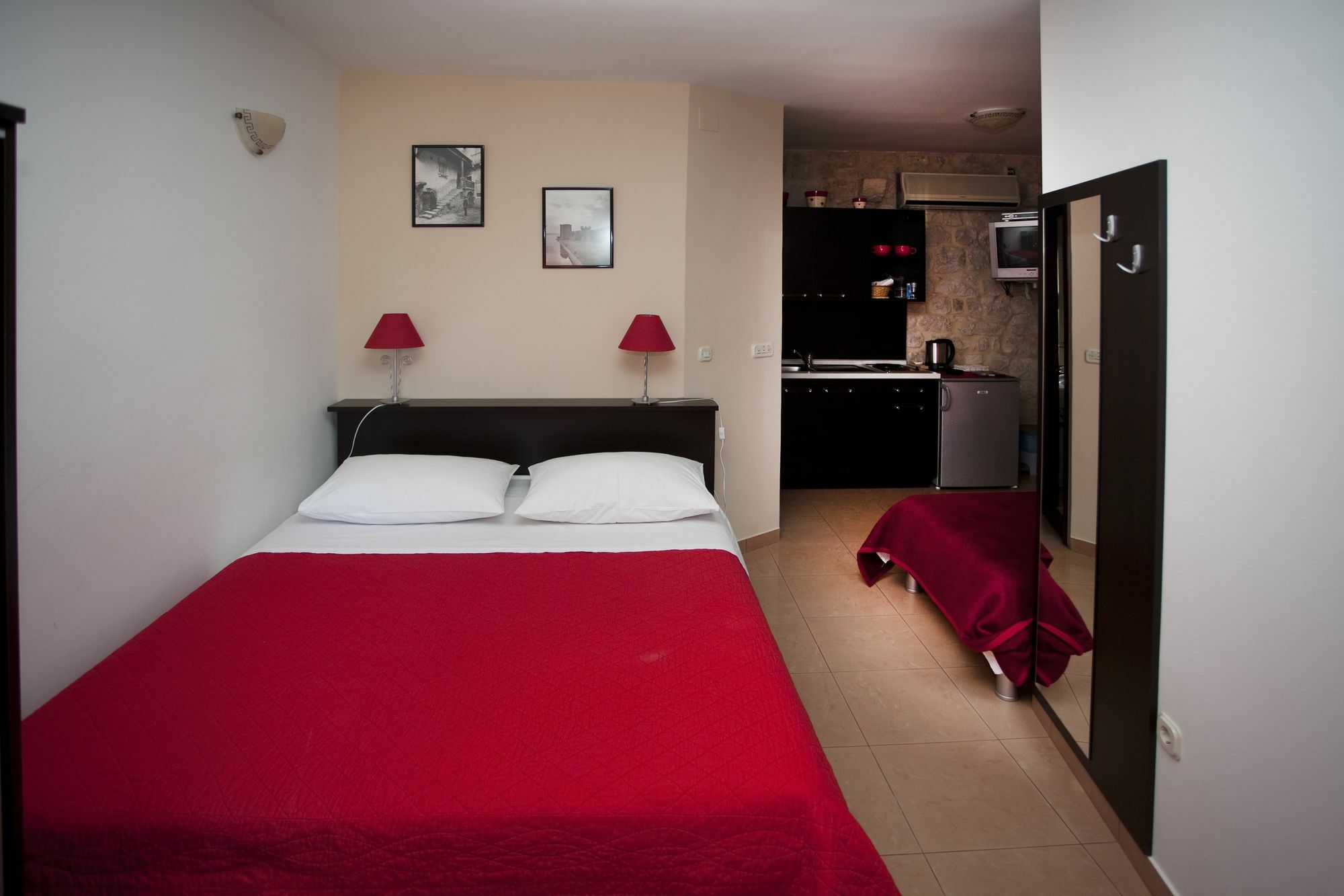 Apartments Riva 特罗吉尔 外观 照片